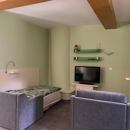 Apartment Pocitniska Hisa Pri Kustrcu