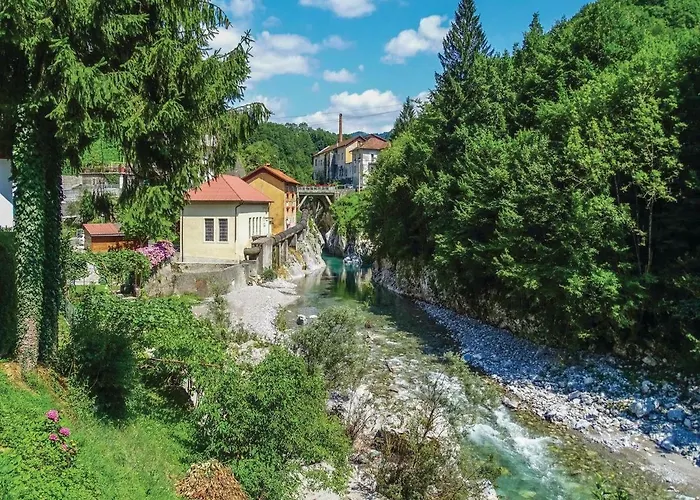 شقة Pocitniska Hisa Pri Kustrcu Grahovo ob Baci